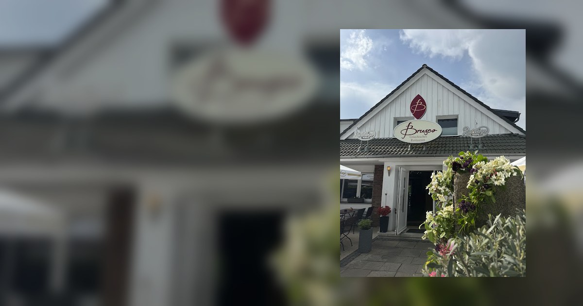 Eingang des Brusco Restaurants am Abend